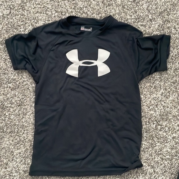 Kids Under Armour Heat Gear Tee Bundle.  Size 6 (YXS) - Picture 2 of 3